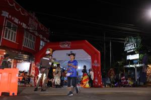 BIB: 20180
                            <button type="button" onclick="openModal(26258729)" class="btn btn-primary btn-sm float-right btn-popup" data-toggle="modal" data-target=".modal-high-quality">
                        <i class="fas fa-shopping-cart"></i> Add to Cart
                    </button>
                                            <button type="button" onclick="isThisMe(26258729, true)" class="btn btn-success btn-sm float-right btn-popup btn-isme hidden" data-toggle="tooltip" data-placement="bottom" title="นี่คือรูปของคุณใช่ไหม คลิกที่นี่เพื่อเอาเข้าอัลบั้ม">
                        <i class="fas fa-plus"></i> Add to album
                    </button>
                    <button type="button" onclick="isThisMe(26258729, false)" class="btn btn-warning btn-sm float-right btn-popup btn-isnotme hidden">
                        <i class="fas fa-ban"></i> Remove from album
                    </button>